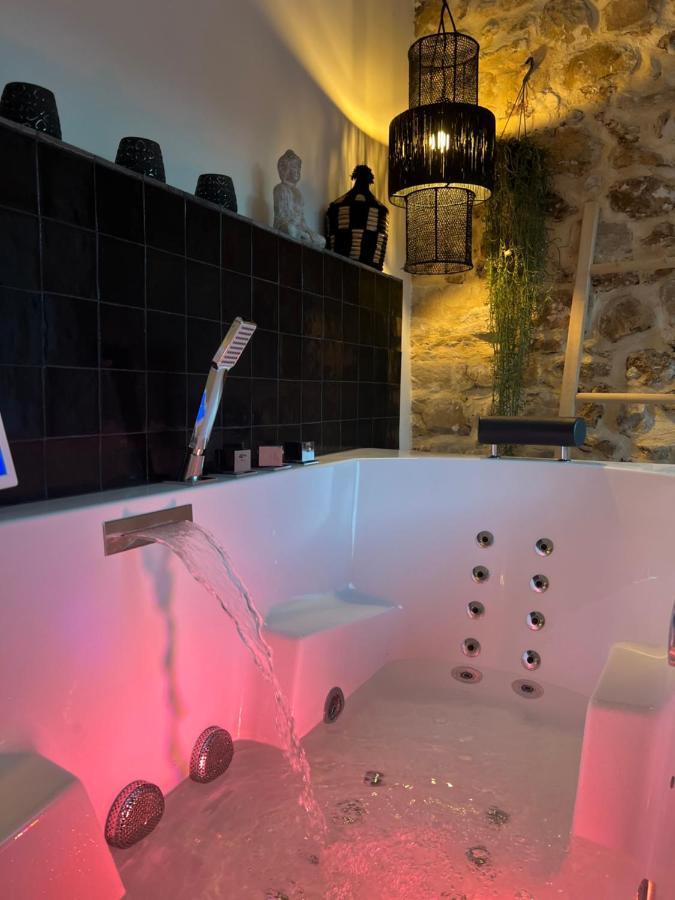 La Planque - Chambres Avec Jacuzzi Fleury-en-Biere Buitenkant foto