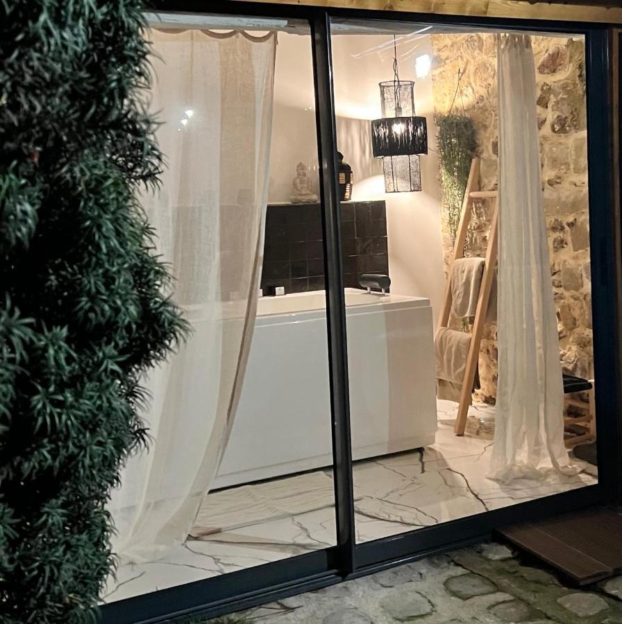 La Planque - Chambres Avec Jacuzzi Fleury-en-Biere Buitenkant foto